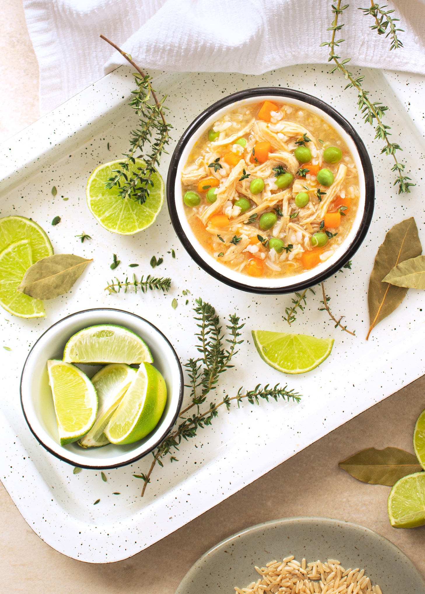 Fotogradía de sopa de arroz con pollo